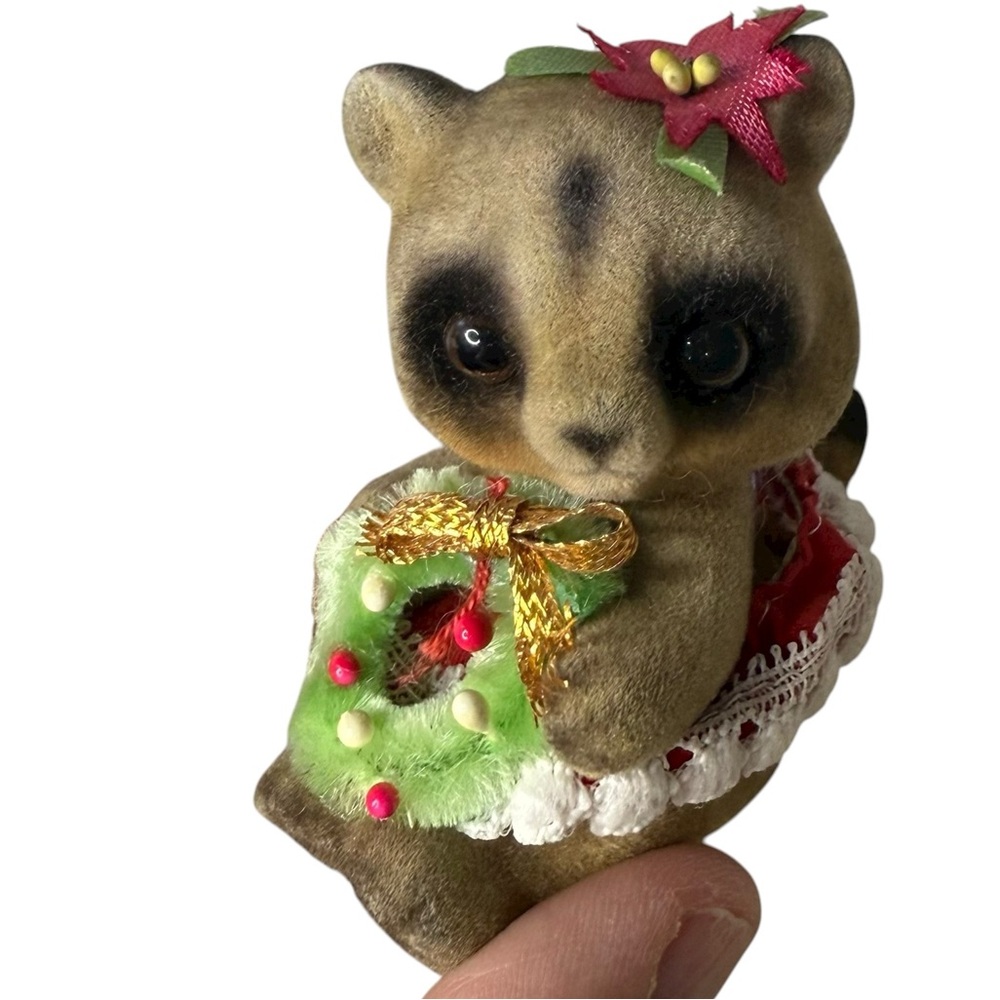 Vintage Josef Originals Flocked Raccoon Christmas Figurine Wreath Japan 3 Inch